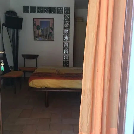Studio Apartment *